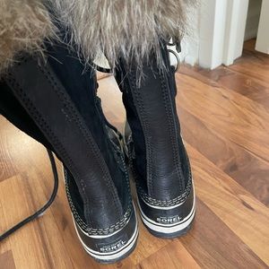 Sorel Black Fur Snow Boots